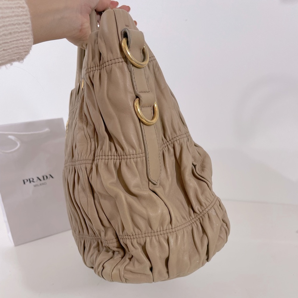 Prada
Prada Champagne Gaufre Leather Shopping Tote - Picture 6 of 12